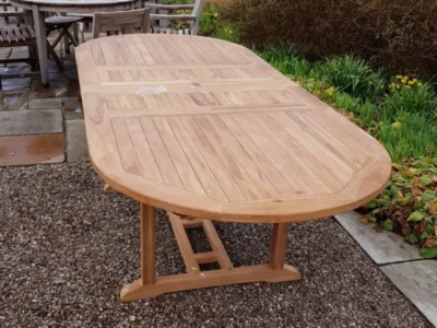 Dual butterfly leaf extendable table