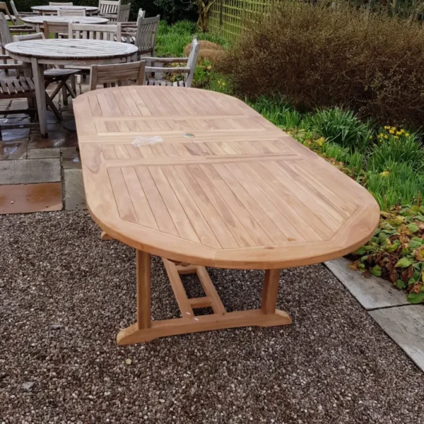 Dual butterfly leaf extendable table