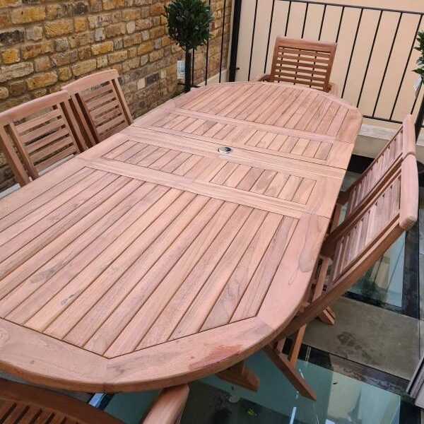 Dual butterfly leaf extendable table