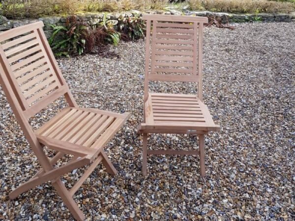 Hampton folding chair